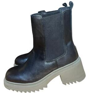 Vince Camuto Chunky Block Heel Gum Sole Combat Chelsea Ankle Boots size 6.5 NWOB
